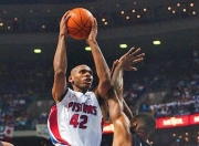 9体育-关于欧篮联赛程吃紧；底特律活塞窗口期再遭质疑；赛场秩序良好；球探报告显示潜力的信息