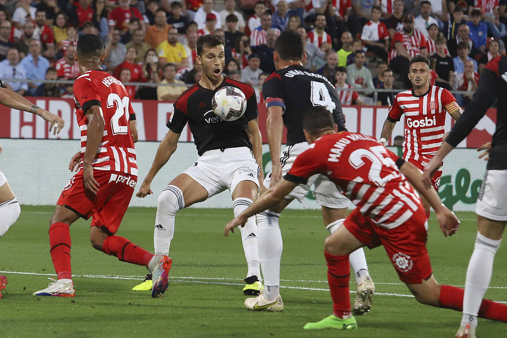 欧联赛程吃紧，拜仁慕尼黑今晨扳平良机，态度坚定，资深球员宣示担当