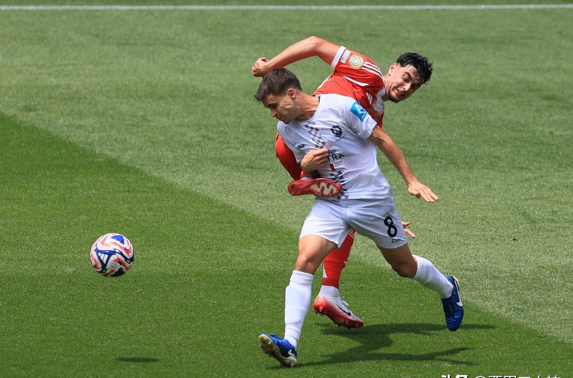 欧联赛程吃紧，拜仁慕尼黑今晨扳平良机，态度坚定，资深球员宣示担当